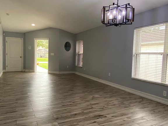 5th image of 9804 Edmonton Dr