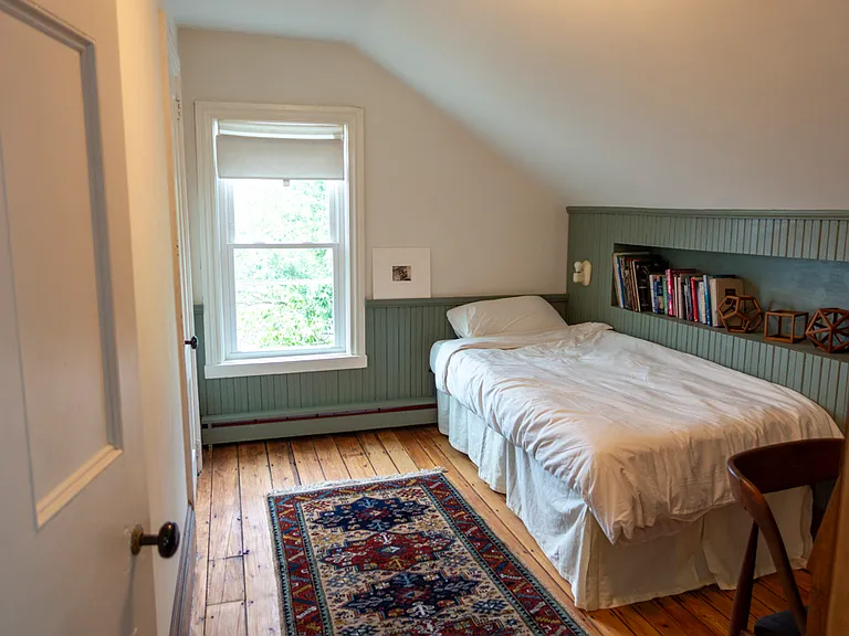 Third bedroom (third floor)