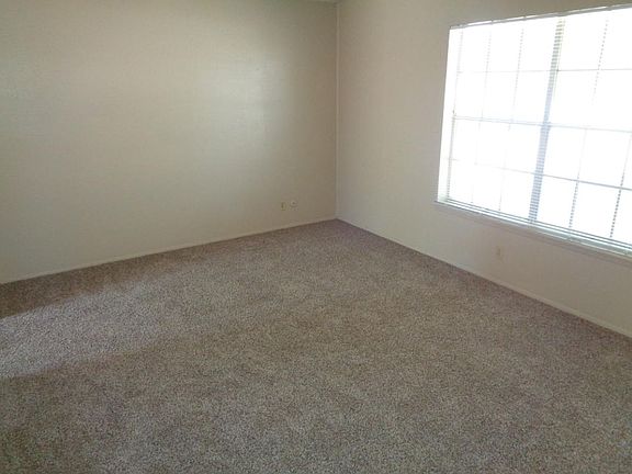 2nd image of 4928 Crenshaw Dr