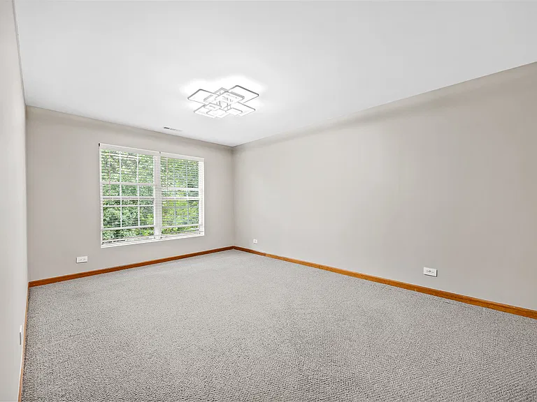 5S560 Paxton Dr #2H — Photo 24