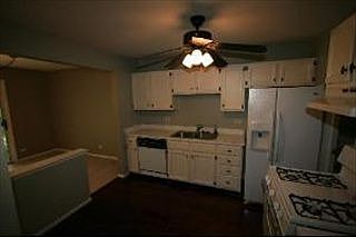 5th image of 43 Glencoe Ct APT 102-B