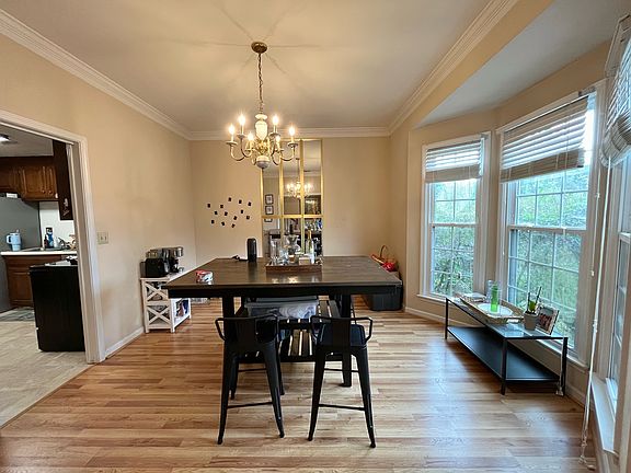 3rd image of 2705 Barton Ave