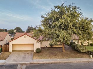 930 Lone Oak Dr, Porterville, CA 93257