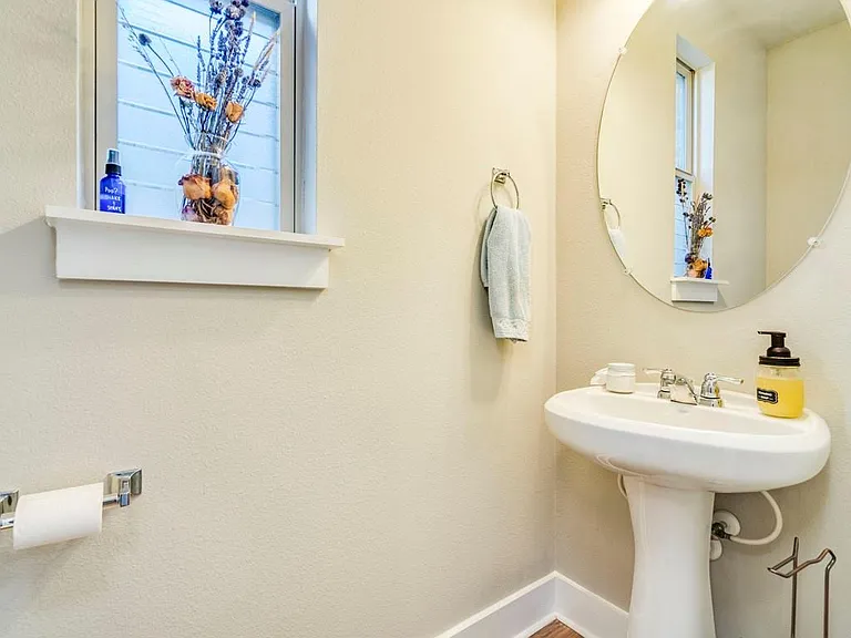 9500 Hunter Ln — Photo 12