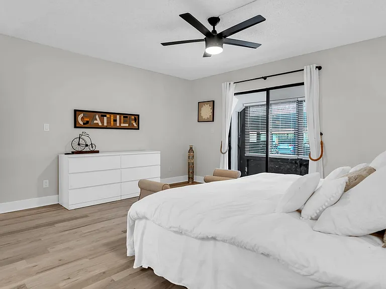 10192 Seminole Island Dr — Photo 17