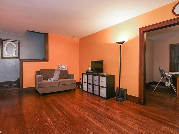 5th image of 1635 9th St