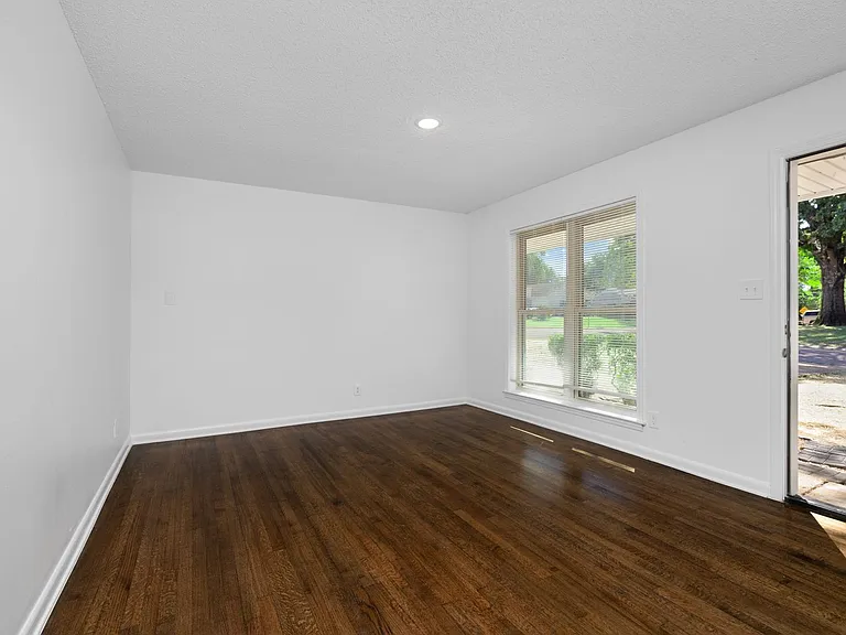1860 Brookhaven Dr — Photo 5