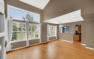 2nd image of 167 Castlewood Ct Unit 167