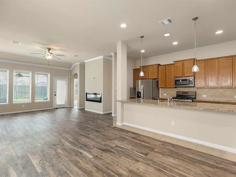 15714 Highlands Cove Dr — Photo 4