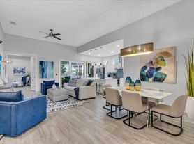 2374 Prospect St, Sarasota, FL