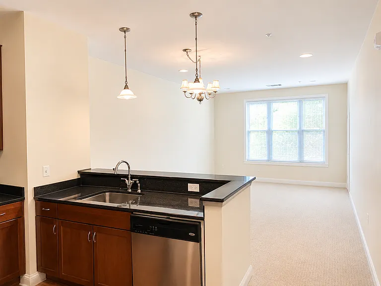 200 W Elm St #1128 — Photo 8