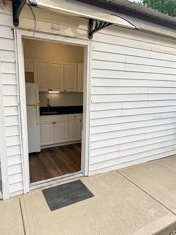 1 bed, 1.0 bath, 300 sqft, $1,000 — Photo 4