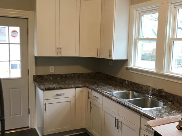 636 N Grove Ave #1