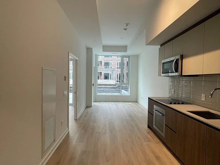 150 Logan Ave #113 — Photo 8
