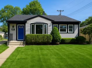 22997 Carolina St, Saint Clair Shores, MI 48080