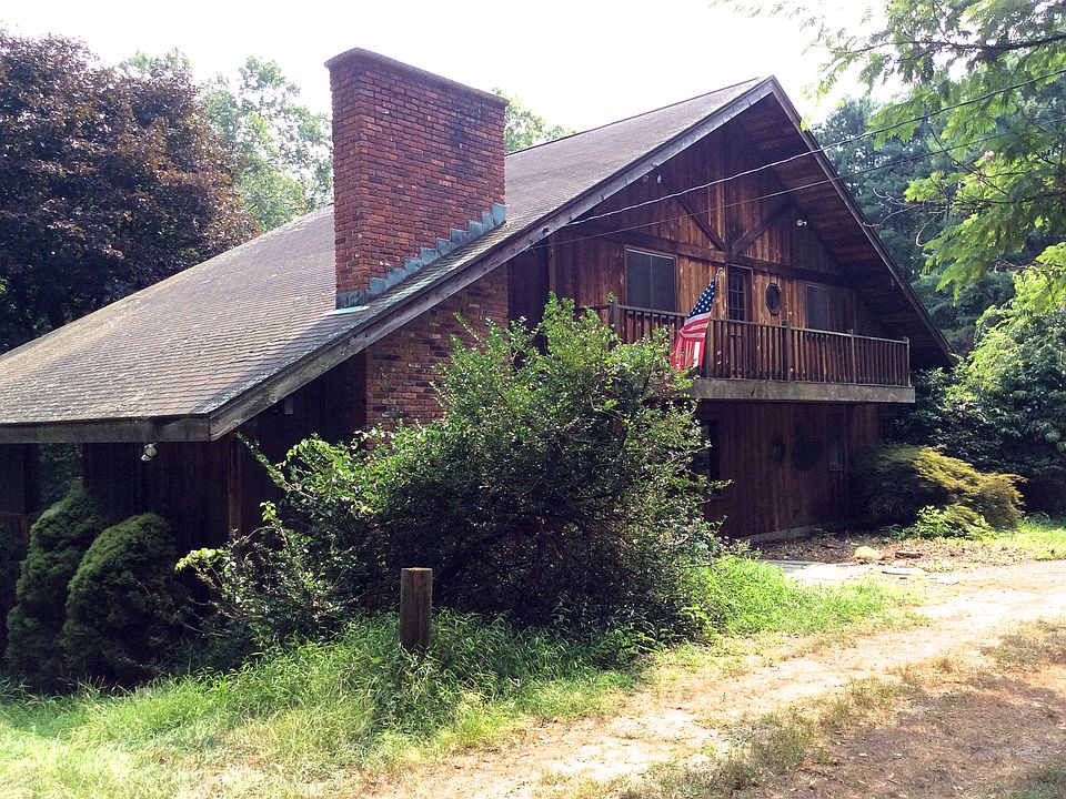 2nd image of 4 Cedar Pond Road