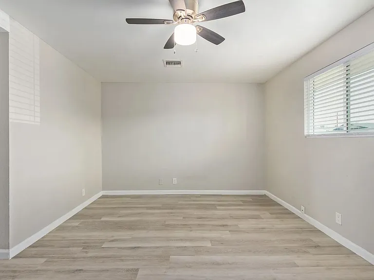 3405 E Pinchot Ave #11 — Photo 15
