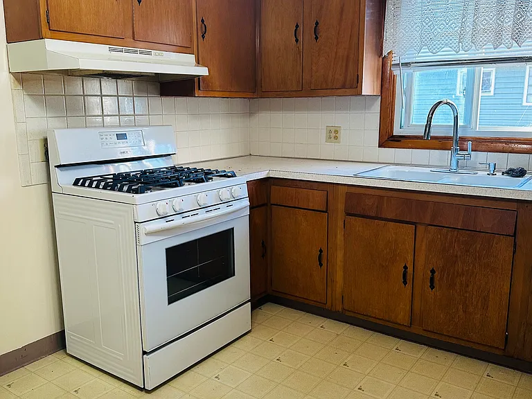 54 Bay Ln #1 — Photo 7