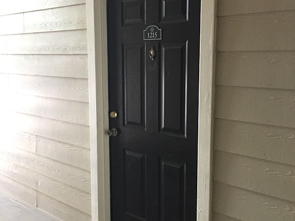 2nd image of 1600 Long Grove Dr Unit 1215