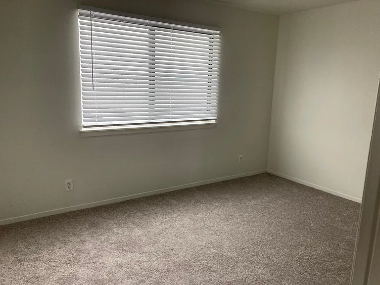1759 Sewell Dr #4 — Photo 5
