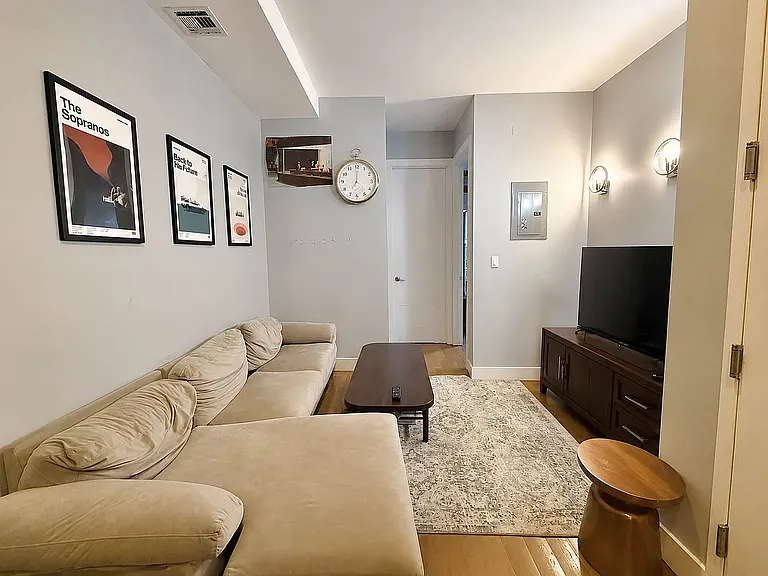 241 Jefferson Ave #2L — Photo 3