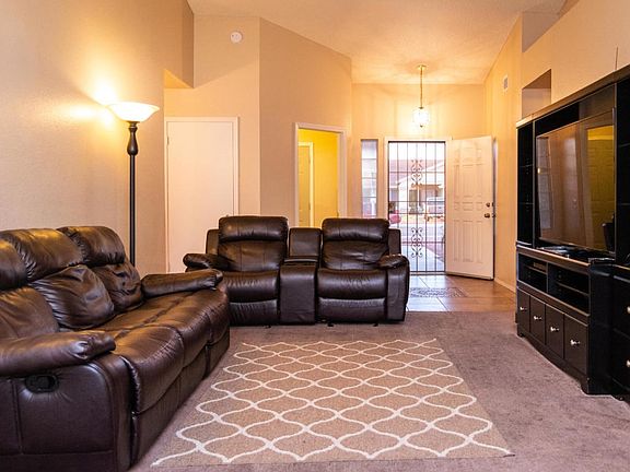 familyroom 3