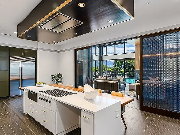 Clubroom with Kitchen