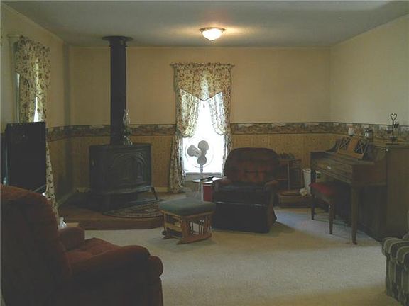 5th image of 150 Beaver St