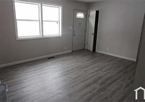 2nd image of 1407 Kings Way