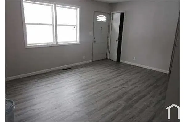 Building Photo - 1407 Kings Way