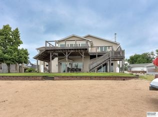 17323 Beach Cir, Bellevue, NE 68123