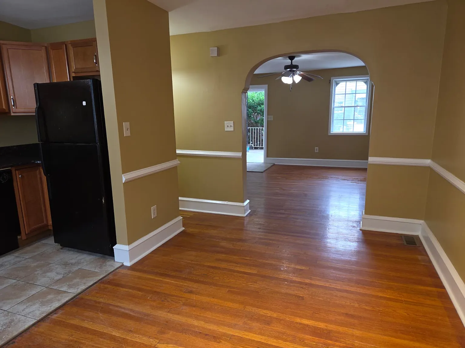 3 bed, 1024 sqft, $1,800 — Photo 4