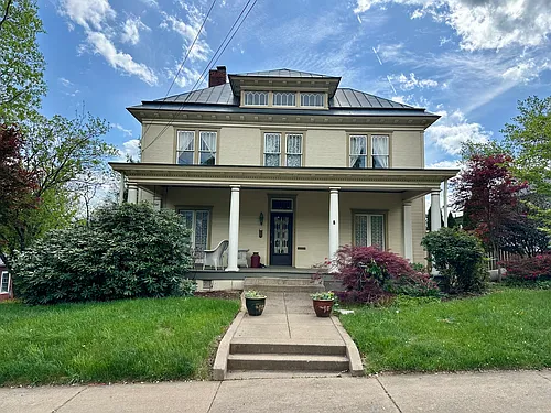 144 Waterloo St Photo 1