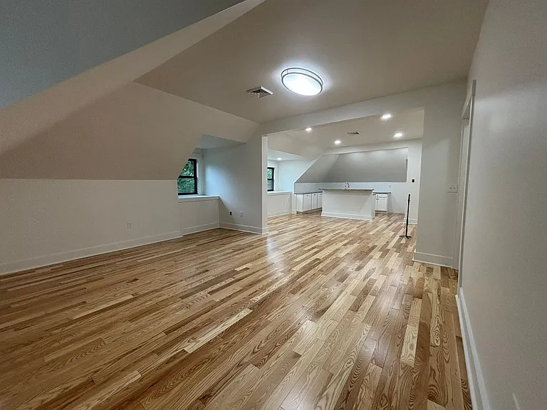 1115 N. Negley Avenue — Photo 5