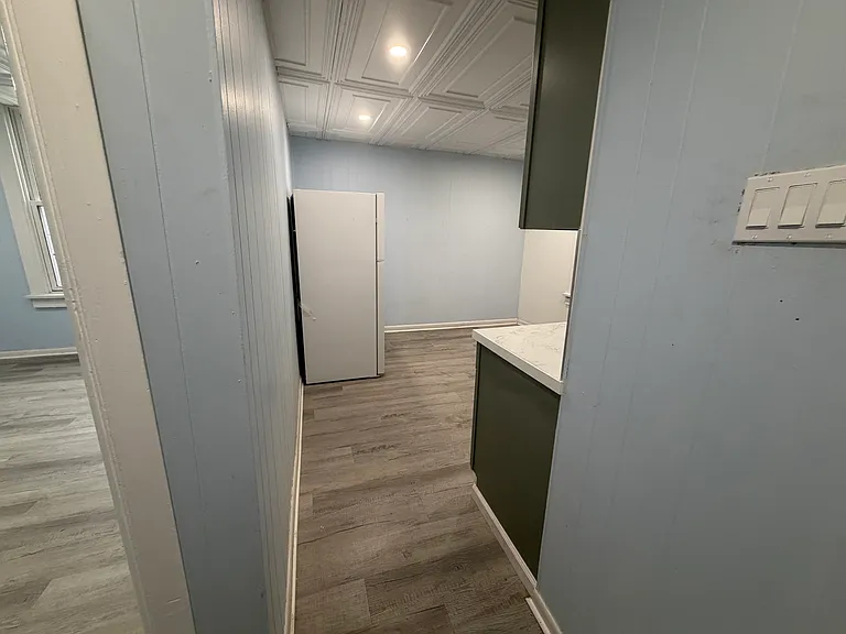 92 Carey Ave #4B — Photo 4