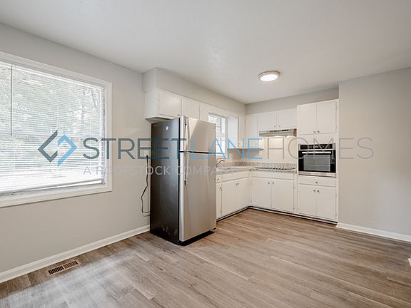 2nd image of 4688 Farley Dr