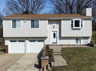 103 Macnab Dr, Coraopolis, PA 15108