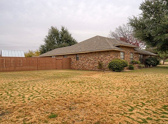 2nd image of 4904 Sherwood Dr