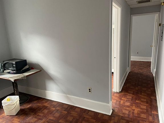 2nd image of 942 Race St #4R