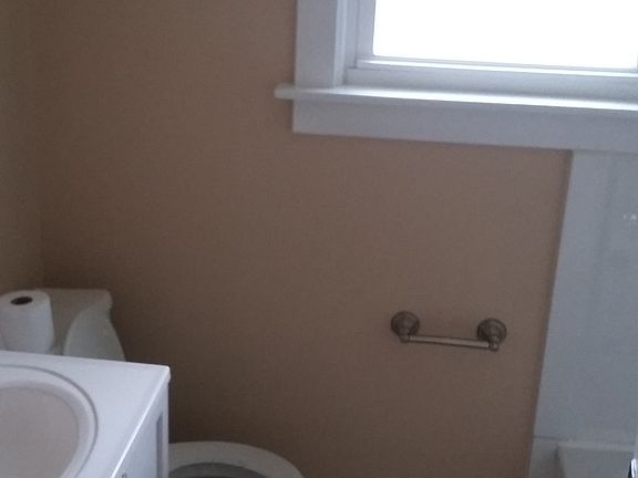 4th image of 1716 Sterling Ave