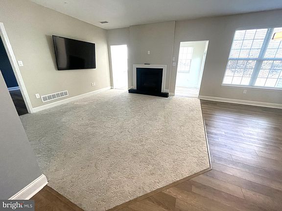 5th image of 54 Colin Ct