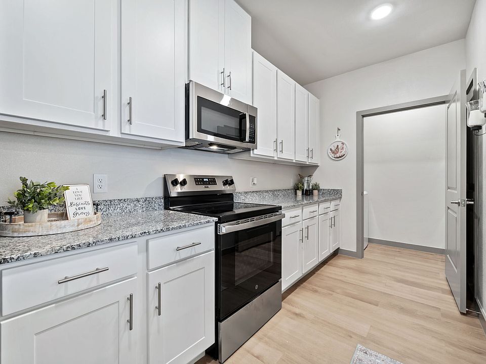 Three Bedroom Apartments at Woodview