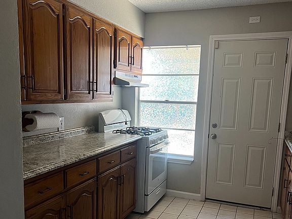5th image of 430 Schmeltzer Ln
