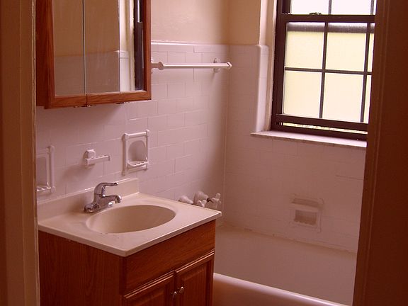 4th image of 1125 Washington Blvd APT 3G
