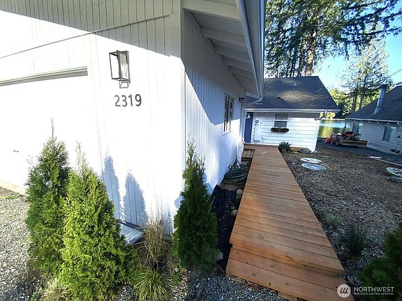 5th image of 2319 SW Lake Roesiger Road