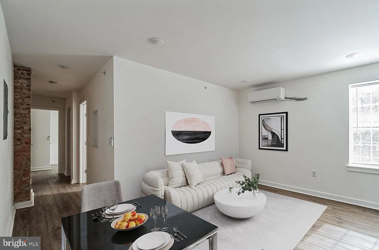 2 bed, 2.0 bath, 14400 sqft, $2,050 — Photo 3