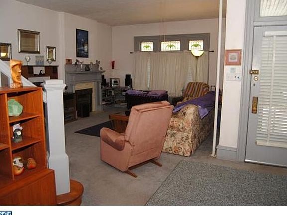 4th image of 216 W Freedley St