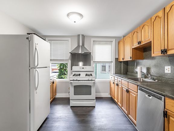 2nd image of 8 Hanna St