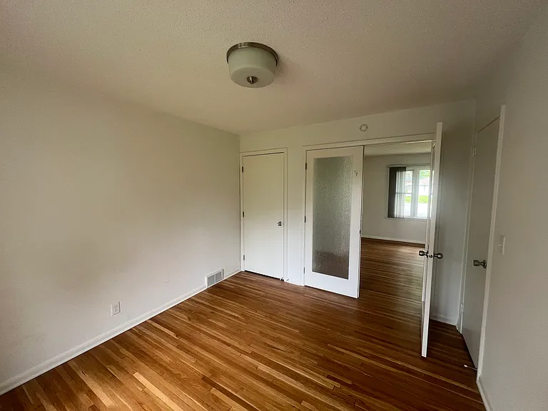 8507 Penn Cir — Photo 13