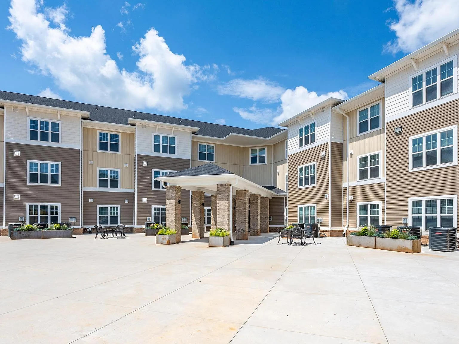 The Residence at Northgate — Photo 4